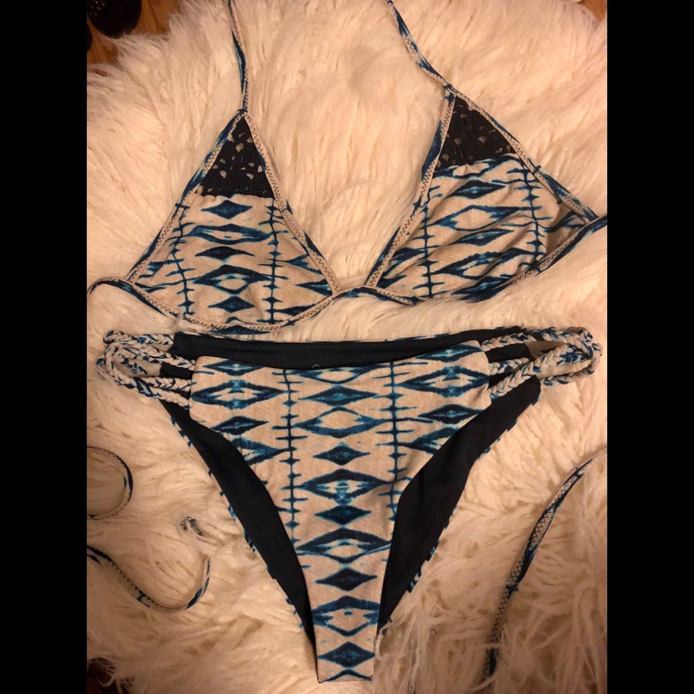 Frankie’s Bikinis Shibori